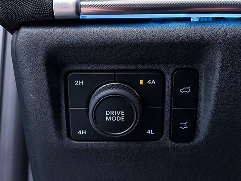 Used 2025 Ford Expedition Max Platinum image 21