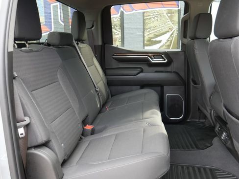 Used 2024 Chevrolet Silverado 1500 LT AWD/4WD image 9