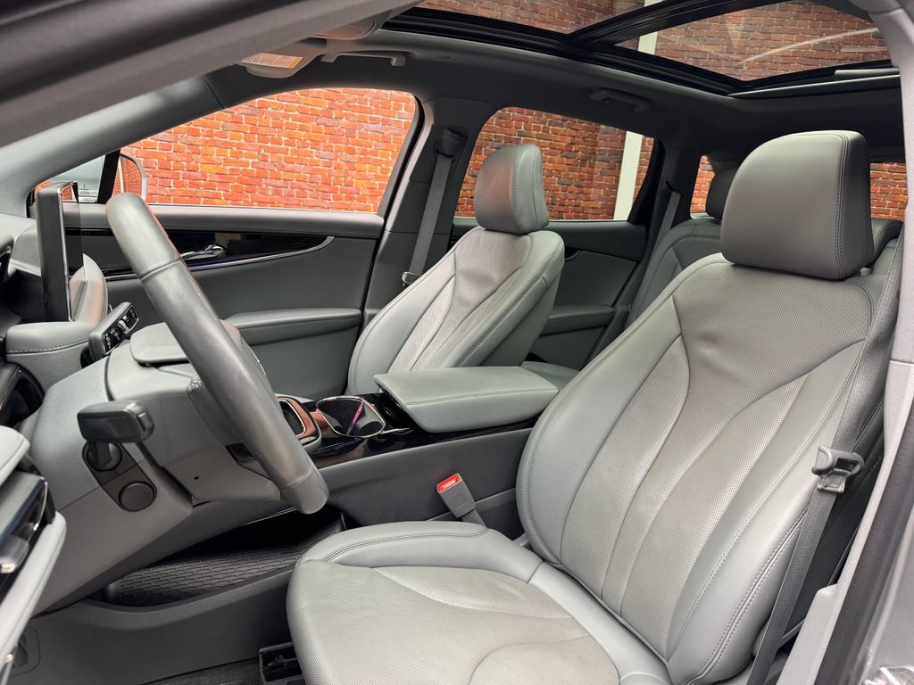 Used 2023 Lincoln Nautilus Reserve AWD/4WD image 21