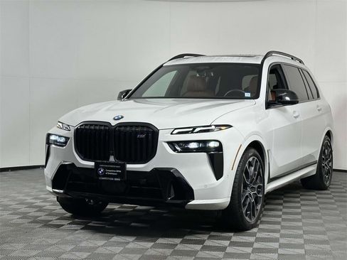Used 2025 BMW X7 M60i image 7