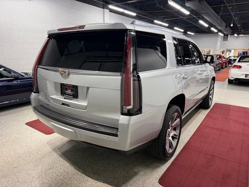 Used 2016 Cadillac Escalade Premium AWD/4WD image 16