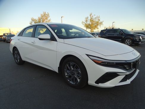 Certified 2024 Hyundai Elantra SEL FWD image 53