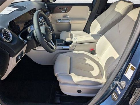 Used 2023 Mercedes-Benz GLB 250 image 16