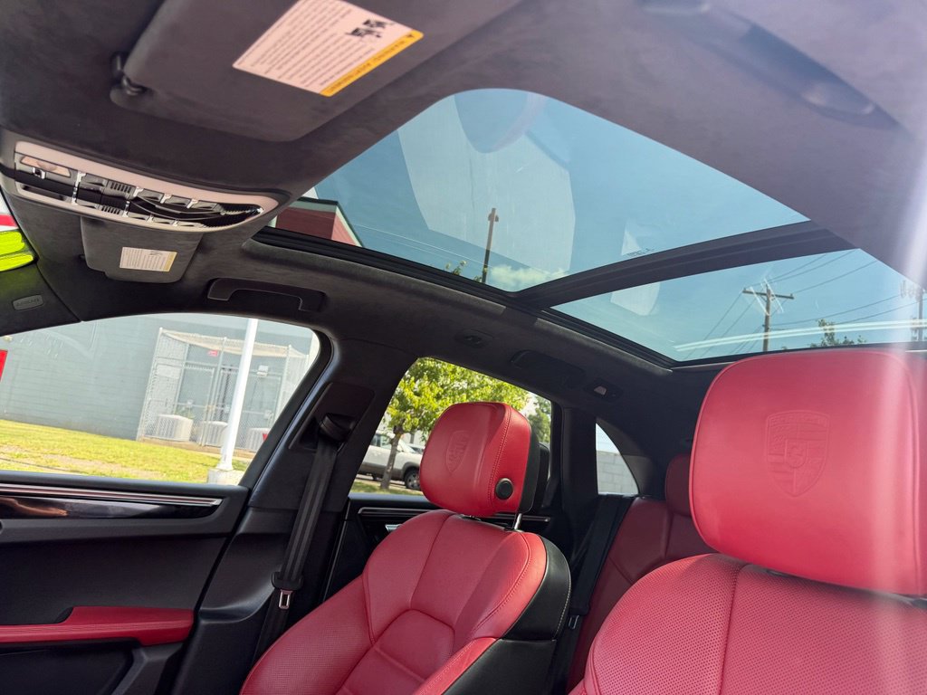 Used 2017 Porsche Macan Turbo AWD/4WD image 13