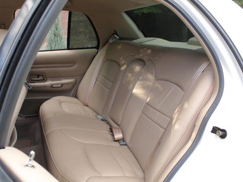 Used 1999 Ford Crown Victoria LX RWD image 9