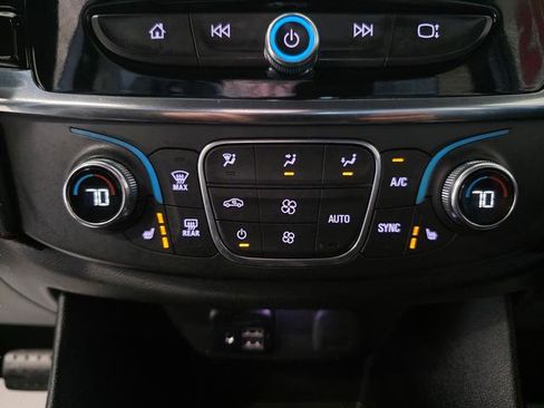 Used 2023 Chevrolet Traverse RS AWD/4WD image 21