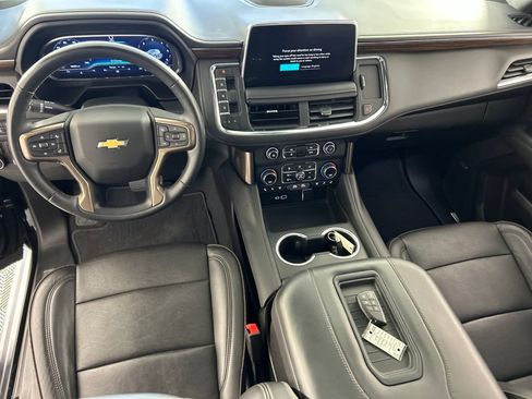 Used 2023 Chevrolet Suburban High Country w/ Premium Package 2 AWD/4WD image 10