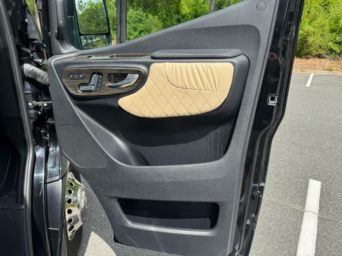 Used 2022 Mercedes-Benz Sprinter 3500 image 48