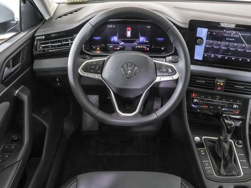 New 2026 Volkswagen Jetta SE FWD image 35