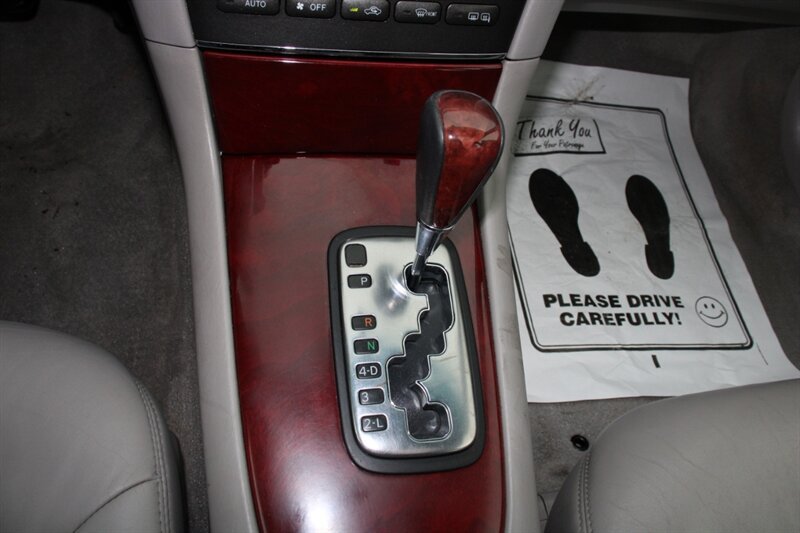 Used 2003 Lexus ES 330 w/ Premium Pkg FWD image 8