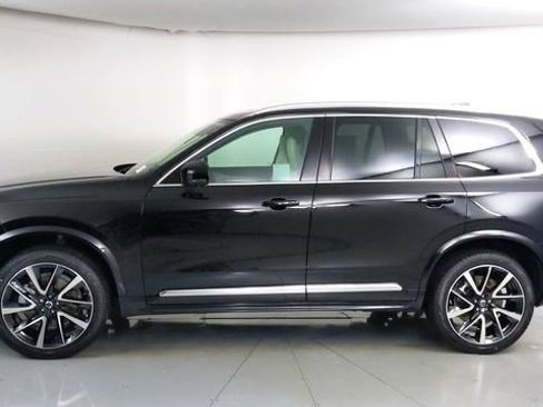 Used 2023 Volvo XC90 B5 Plus w/ Protection Package Premier AWD/4WD image 6