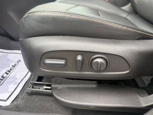 Used 2023 Chevrolet Equinox Premier image 33