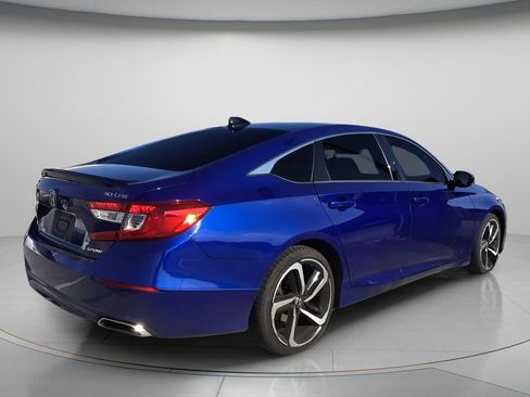 Used 2022 Honda Accord Sport image 3