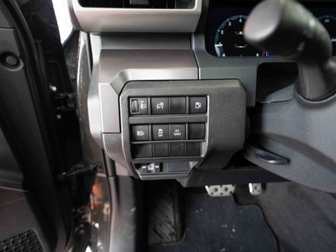 Used 2024 Toyota Tacoma TRD Sport image 11