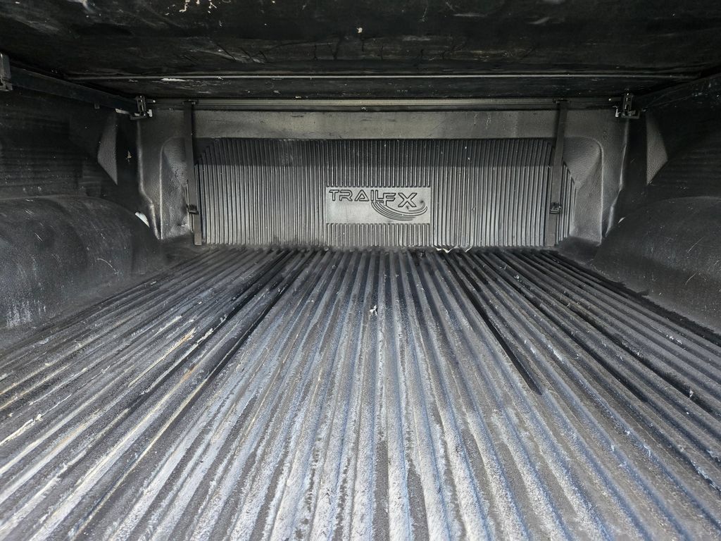 Used 2018 RAM 1500 Laramie RWD image 17