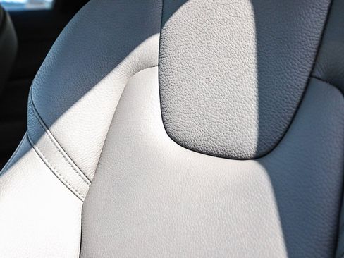 Used 2025 Volvo XC60 B5 Plus w/ Climate Package image 21