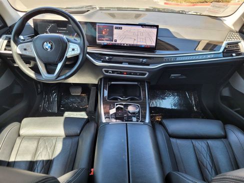 Used 2025 BMW X7 xDrive40i AWD/4WD image 19