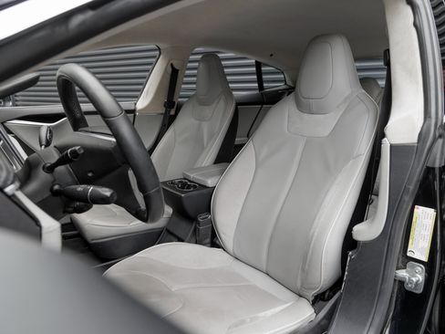 Used 2013 Tesla Model S Performance image 5