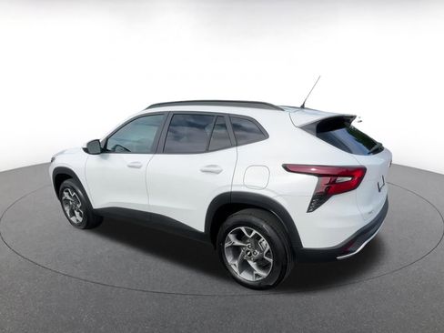 Used 2025 Chevrolet Trax LT image 10