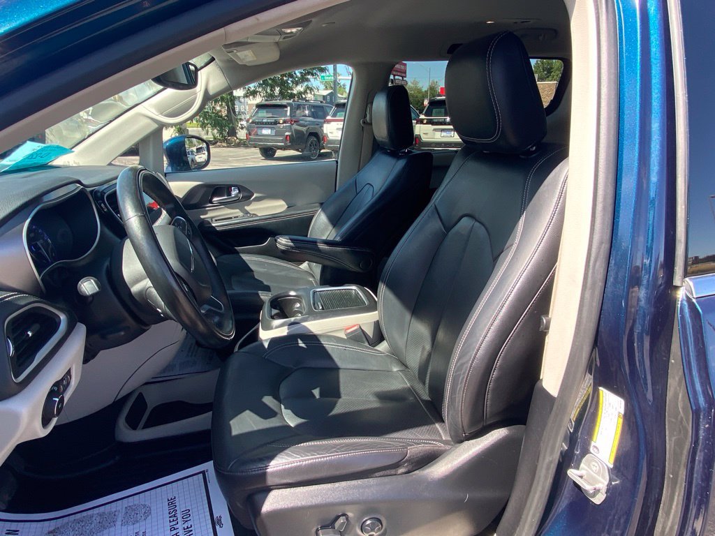 Used 2022 Chrysler Pacifica Touring-L AWD/4WD image 10