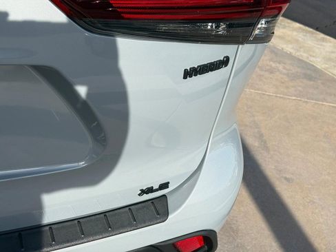 Certified 2024 Toyota Highlander XLE image 7