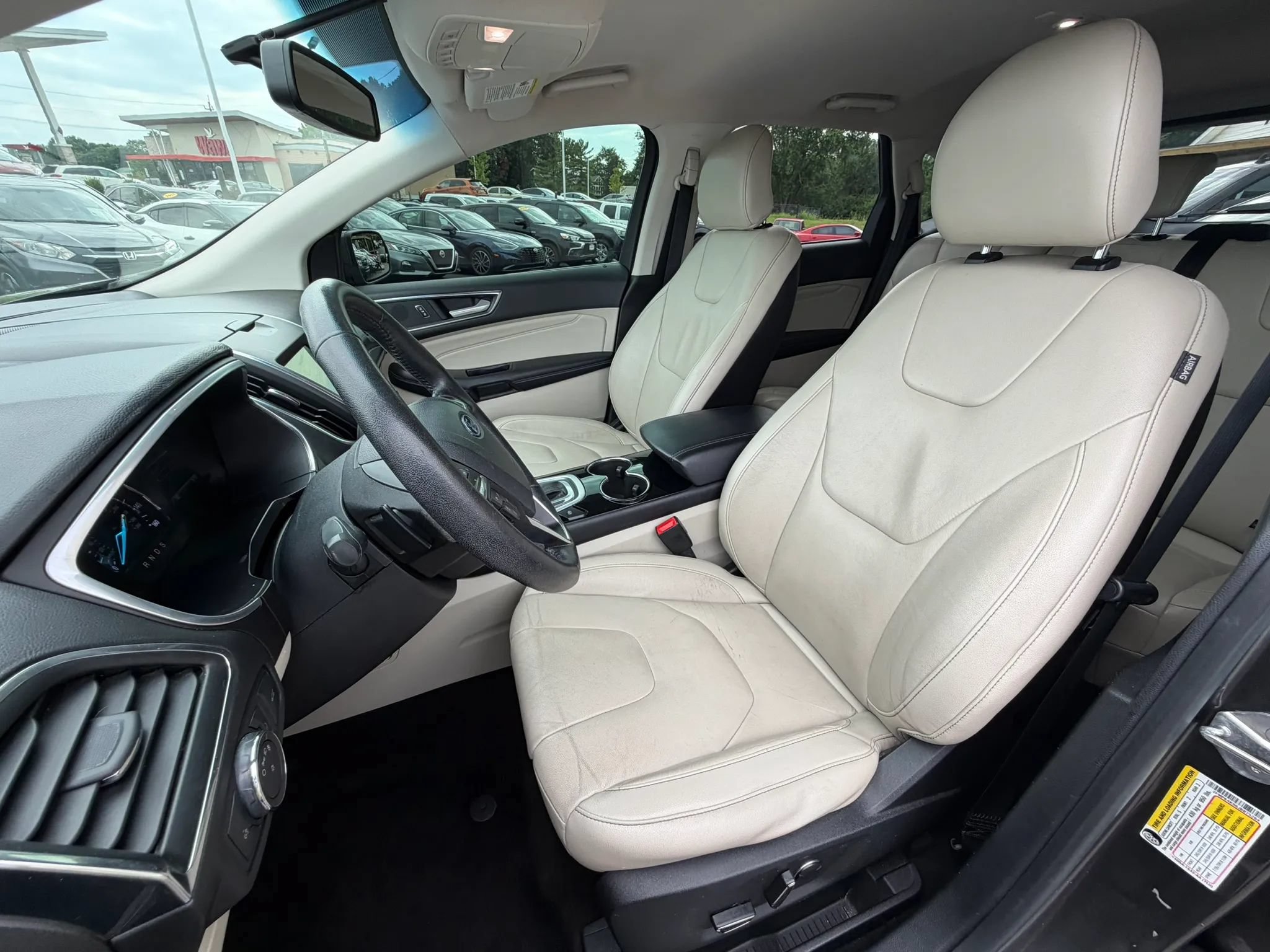 Used 2018 Ford Edge Titanium AWD/4WD image 14
