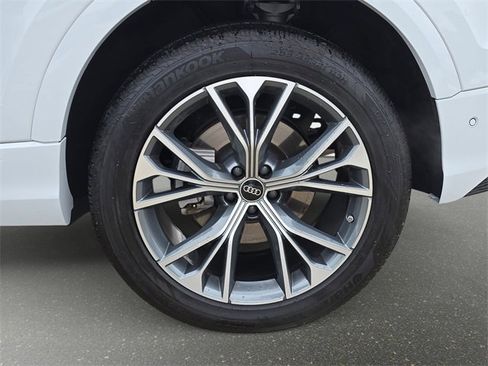 Used 2025 Audi Q8 Premium Plus w/ Premium Plus Package image 37