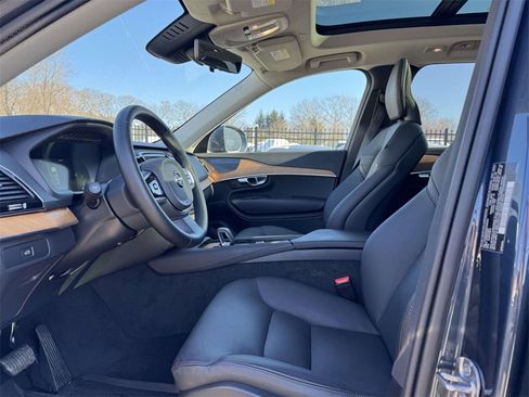 Certified 2025 Volvo XC90 B6 Plus w/ Protection Package Premier image 13