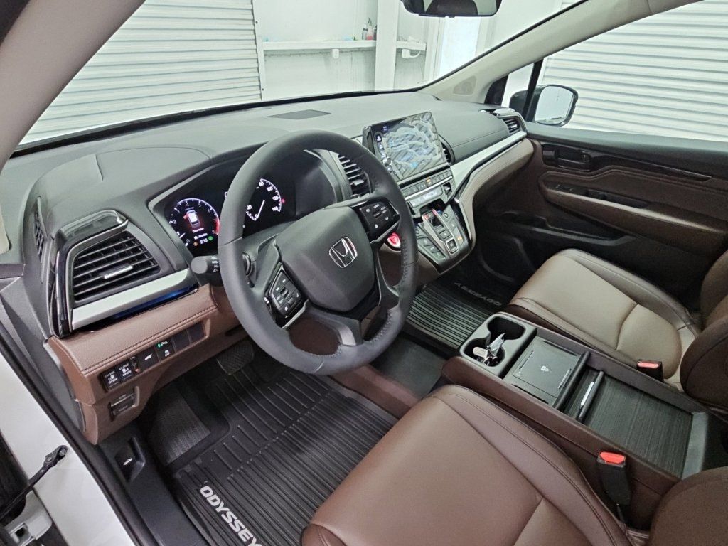 New 2027 Honda Odyssey Touring image 11