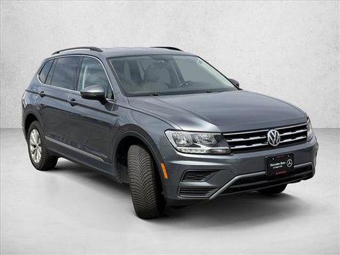 Used 2018 Volkswagen Tiguan SE FWD image 3