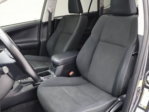 Used 2017 Toyota RAV4 XLE AWD/4WD image 15