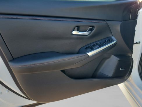 Certified 2025 Nissan Sentra SR w/ SR Premium Package image 33