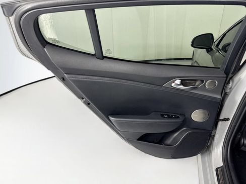 Used 2020 Kia Stinger GT2 RWD image 27