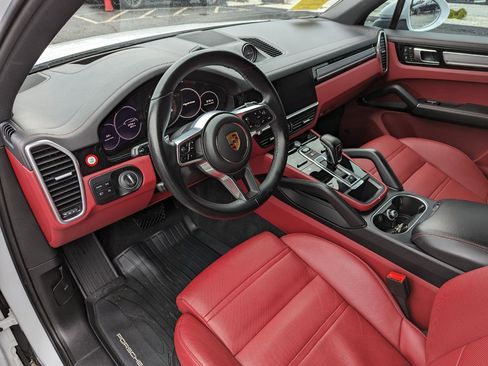 Used 2023 Porsche Cayenne Platinum Edition image 13