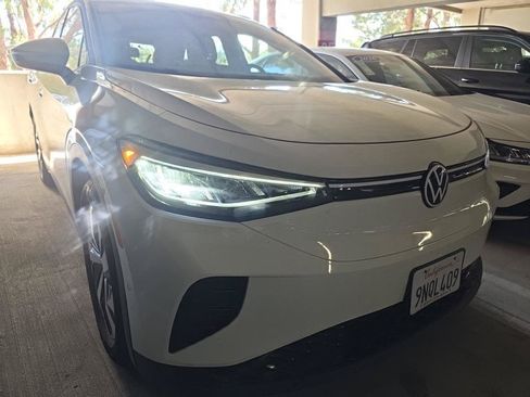 Used 2024 Volkswagen ID.4 2WD image 3