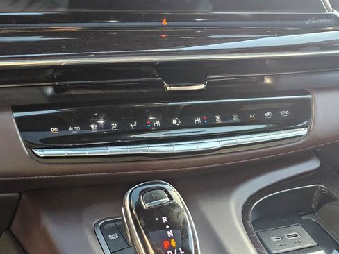 Certified 2023 Cadillac Escalade ESV Sport Platinum image 39