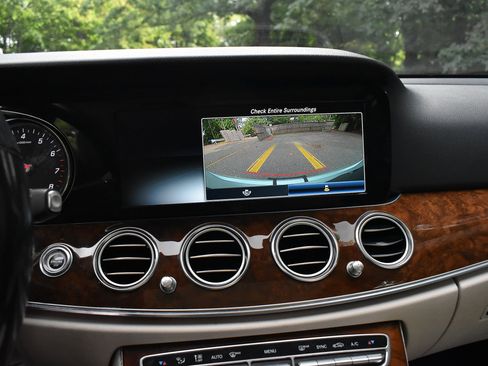 Used 2019 Mercedes-Benz E 300 4MATIC w/ Convenience Package image 38