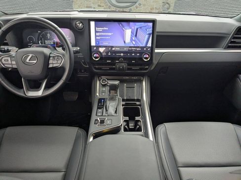 Used 2025 Lexus GX 550 w/ Cold Area Package AWD/4WD image 19