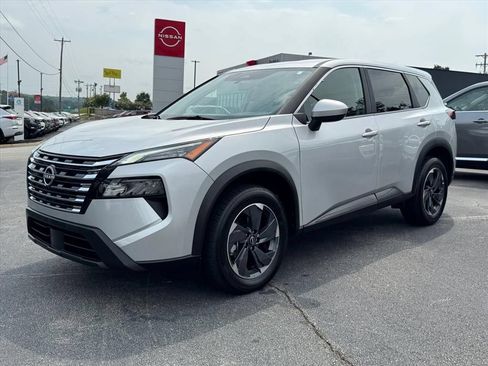 Used 2025 Nissan Rogue SV FWD image 6