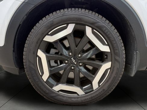 Used 2025 Kia Telluride EX w/ EX Captain's Chair Package AWD/4WD image 6