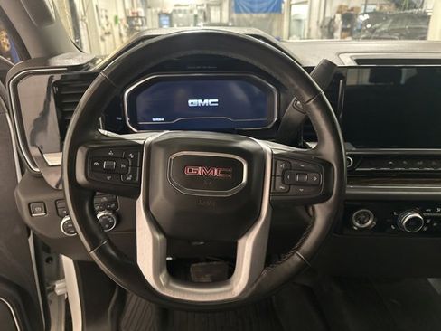 Used 2023 GMC Sierra 1500 SLE image 16