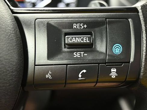 Used 2022 Nissan Rogue SV FWD image 23