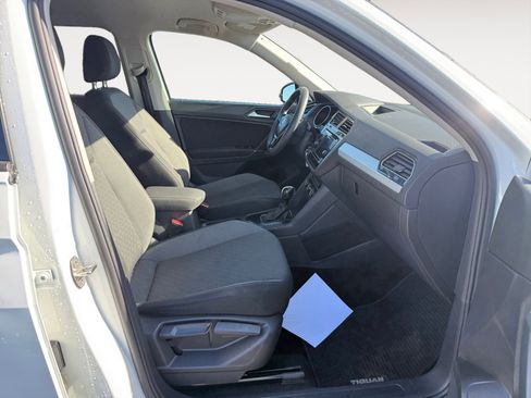 Used 2020 Volkswagen Tiguan S image 19