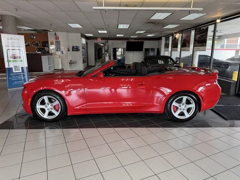 Used 2016 Chevrolet Camaro LT RWD image 2