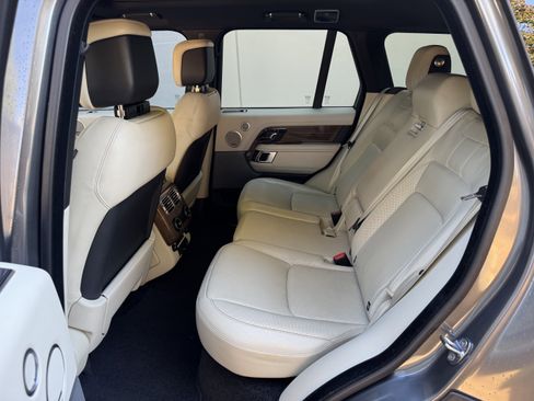 Used 2018 Land Rover Range Rover HSE image 31