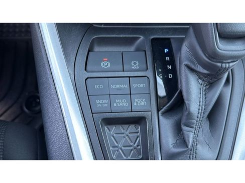 Certified 2024 Toyota RAV4 LE image 25