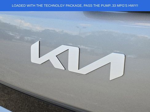 Used 2025 Kia Soul LX w/ LX Technology Package FWD image 29