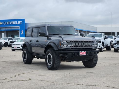 Used 2024 Ford Bronco Badlands AWD/4WD image 3