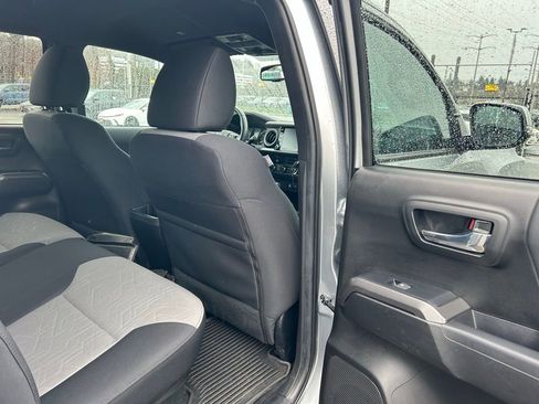 Certified 2023 Toyota Tacoma TRD Off-Road image 13