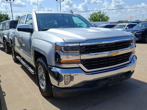 Used 2017 Chevrolet Silverado 1500 LT w/ LT Fleet Convenience Package RWD image 6